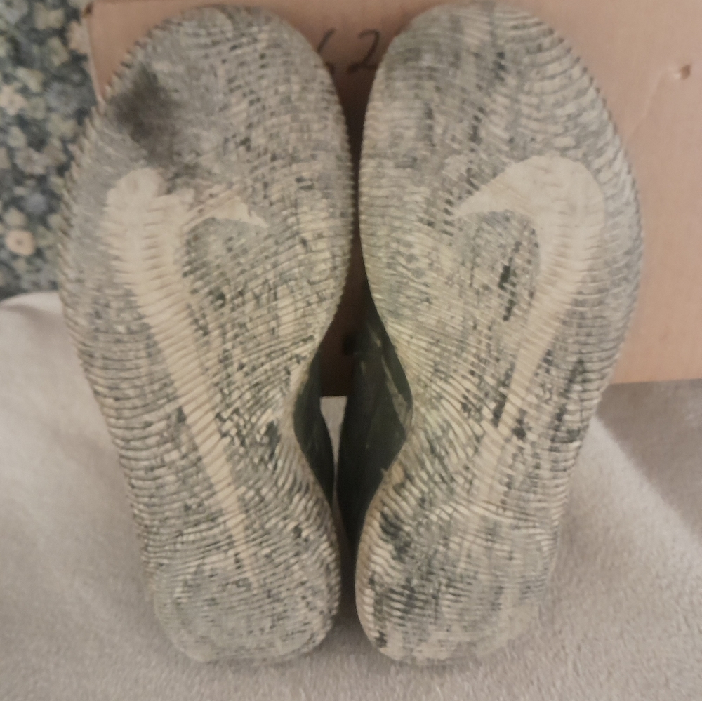 Sneakers - Picture 3 of 5